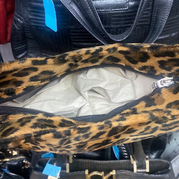 Kate Spade Furry Trendy Leopard Print Shoulder Purse - Picture 3 of 3